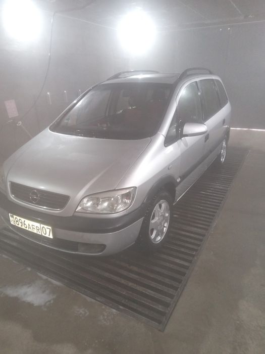 Опел зафира 2002