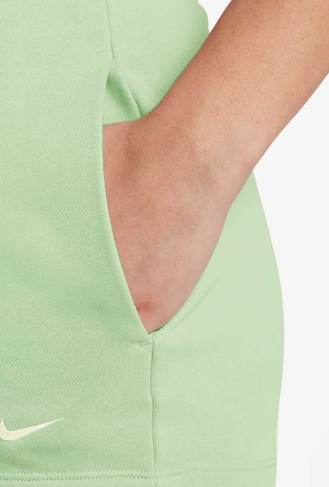 Pantaloni scurti NIKE Chill, dama, noi, cu eticheta, marime XS