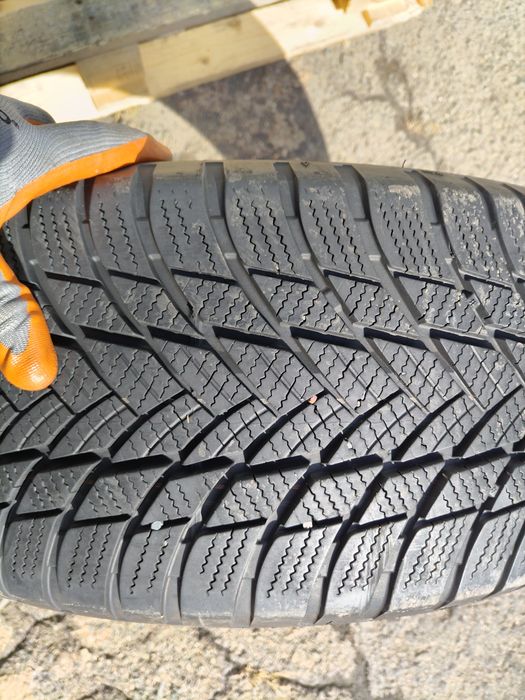 225/55/17 Бриджстоун ДОТ 2019 г - Само 1 брой гума