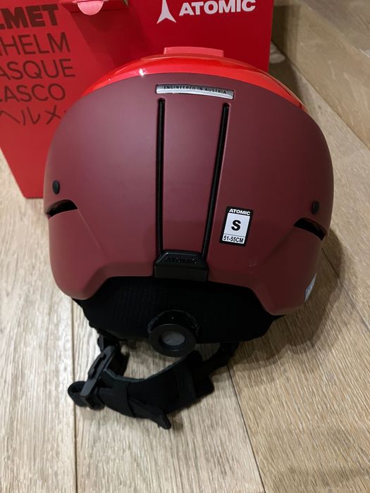 Atomic count amid RS ски каска