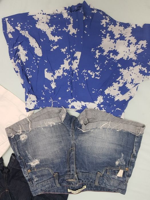 Pantaloni scurti/ fusta blugi