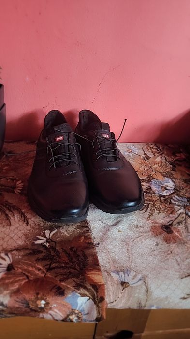 Pantofi cu șireturi pt băieți