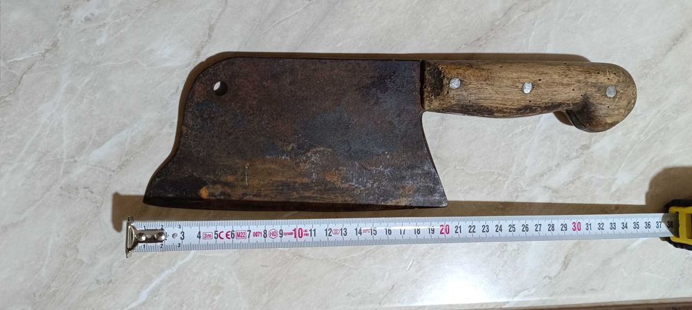 Продавам стар кован сатър от стомана 65Г