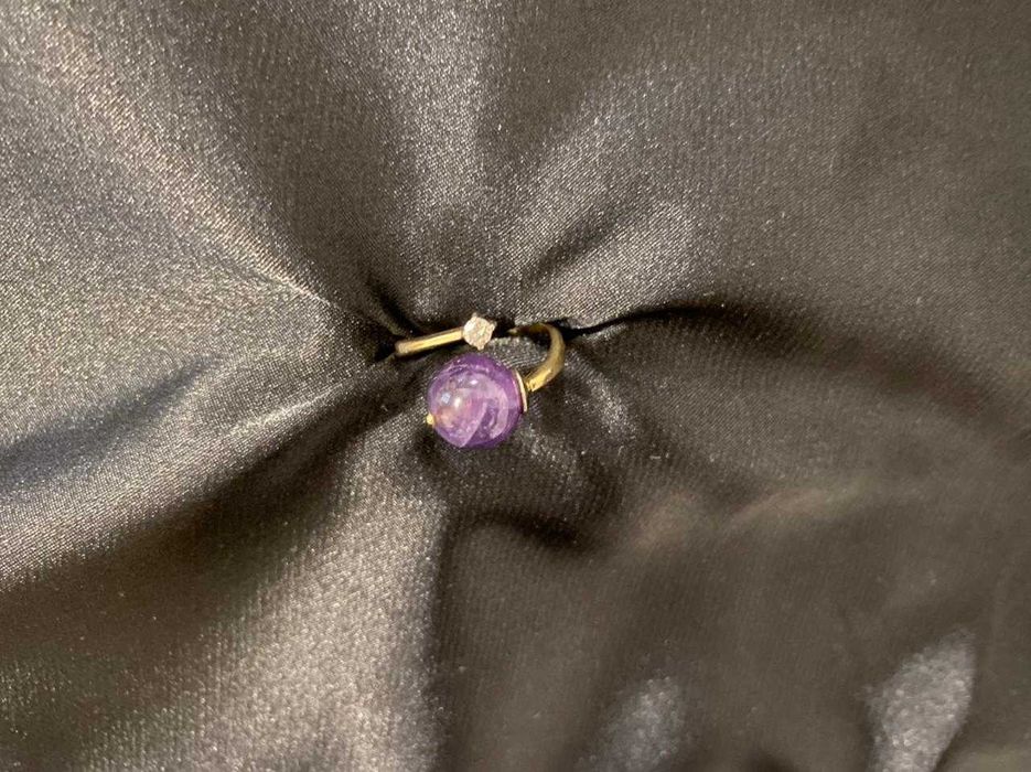 Золотое кольцо с аметистом и бриллиантом