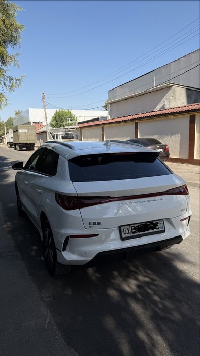 Byd e2 luxriy 2024 yil