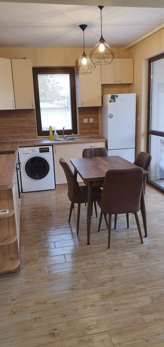 Дава се под наем Тристаен апартамент в Плевен, Дружба 1 - 110 кв.м за 612 € - Снимка #1