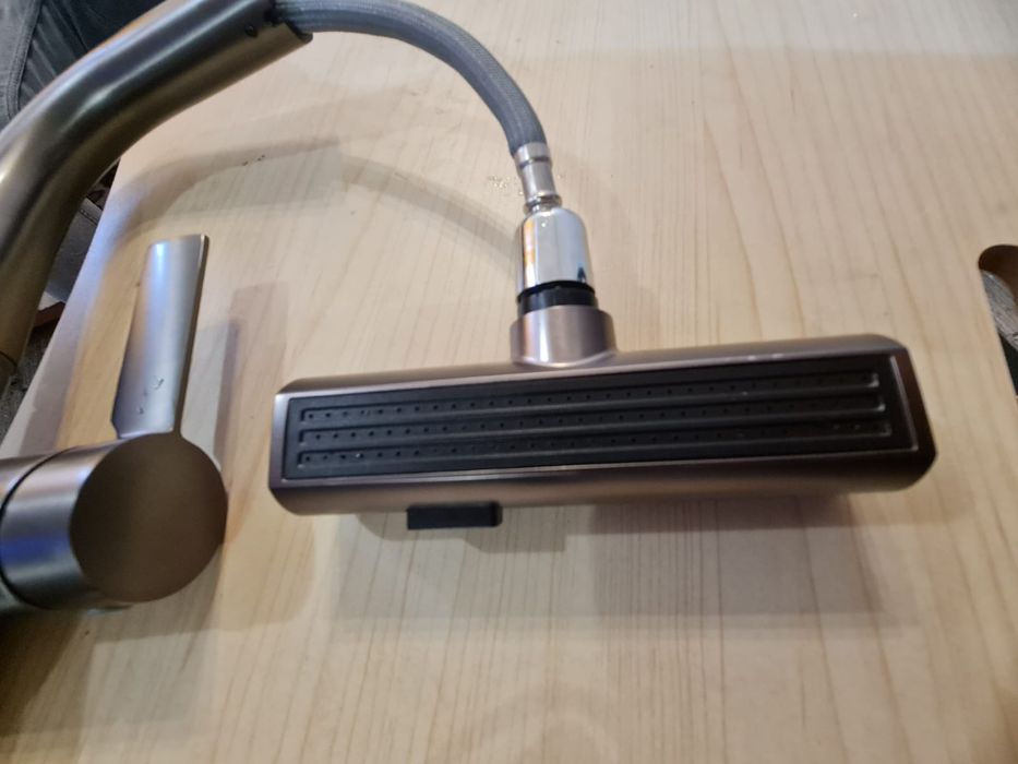 Baterie Lavoar/Bucătărie cu Duș Extractibil și Display LED Temperatură