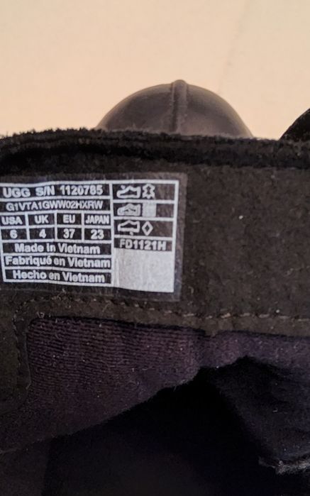 Ghete dama UGG ,negre, mărimea 37