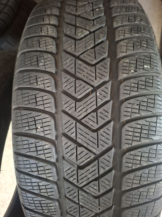 235 50 20  pirelli  дот 4322 4бр цената е за 1бр