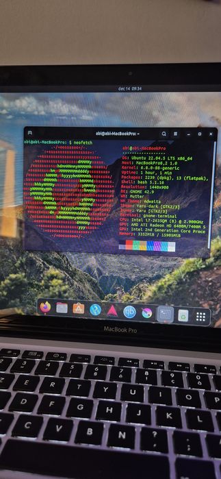 MacBook Pro 15” (2011) – i7, 16GB RAM, SSD, Ubuntu