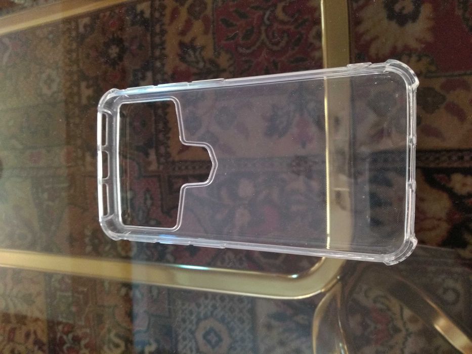 Силиконов протектор универ за телефон с екрана 5-5,3 инча НОВ