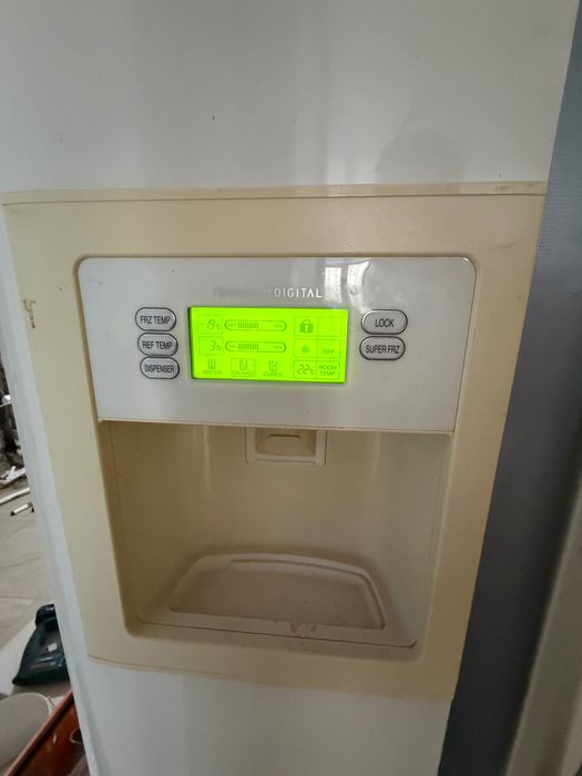 Frigider LG side by side