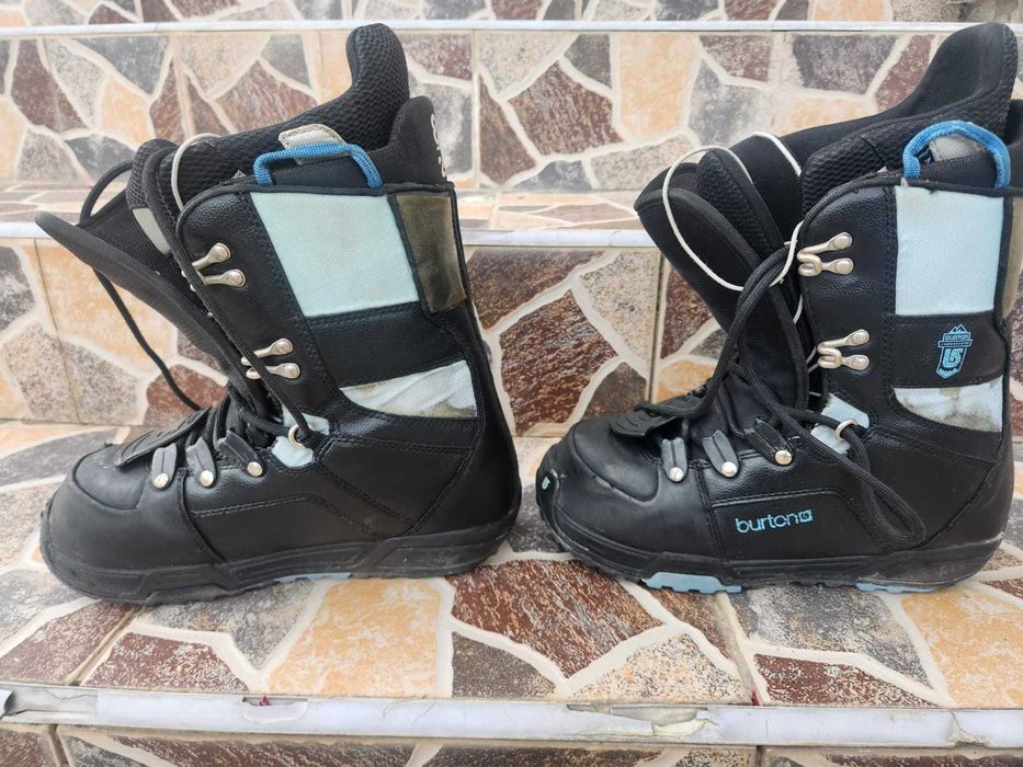 Booti snowboard Burton, mărimea 40 – 120 lei (negociabil)
