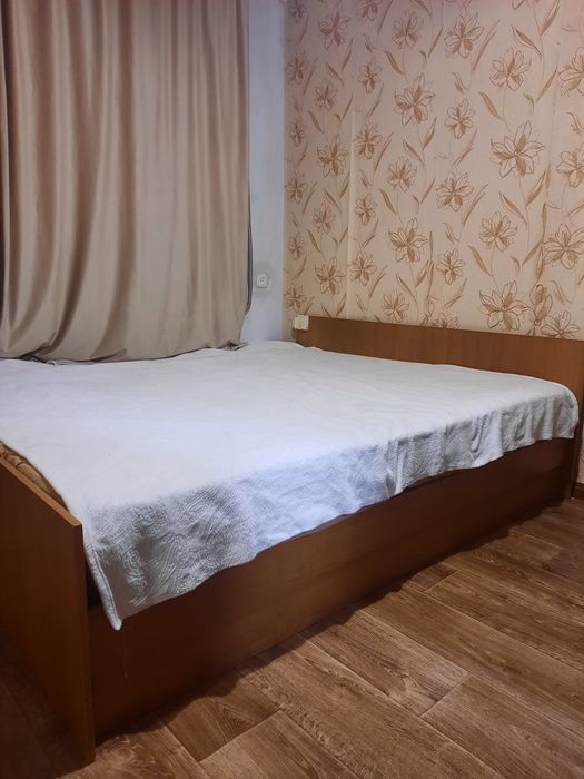 Продам спальный гарнитур