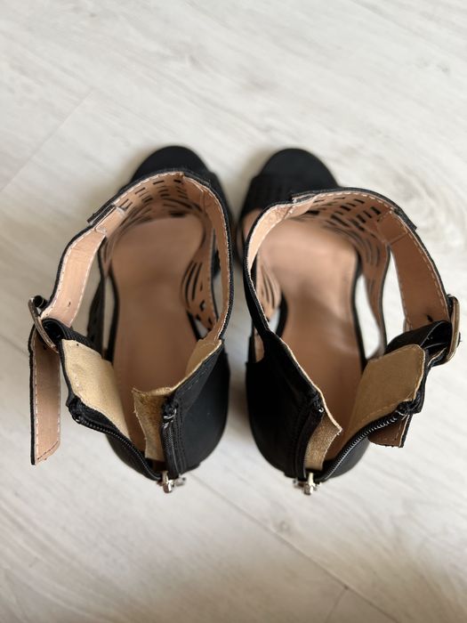 Sandale negre de vara