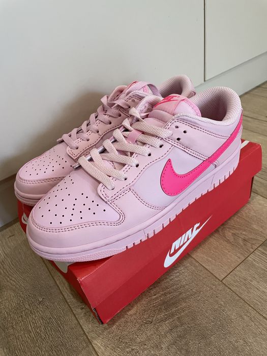 Nike Dunk Low pink