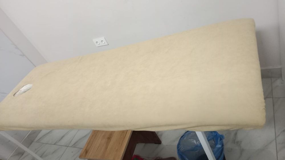 Продам кушетку с чехлом