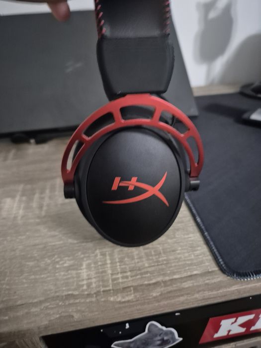 Vând căști hyper x cloud Alpha