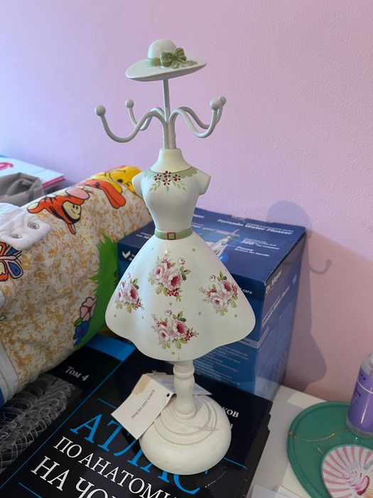 Стойка за бижута English home