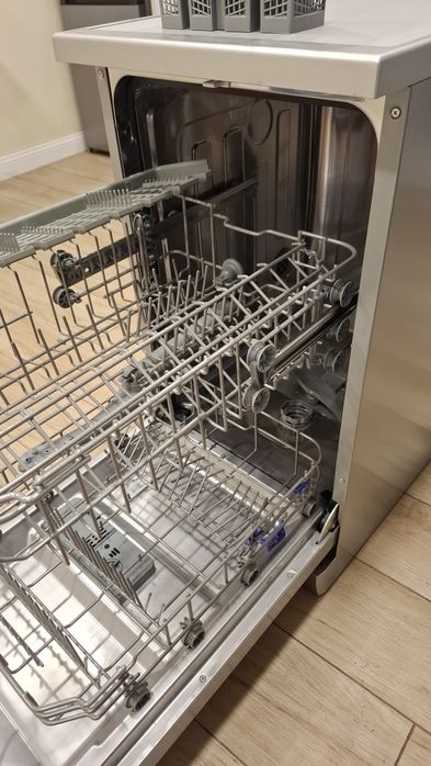 Продавам Съдомиялна машина Arielli ADW8-7636VN Silver, 45см