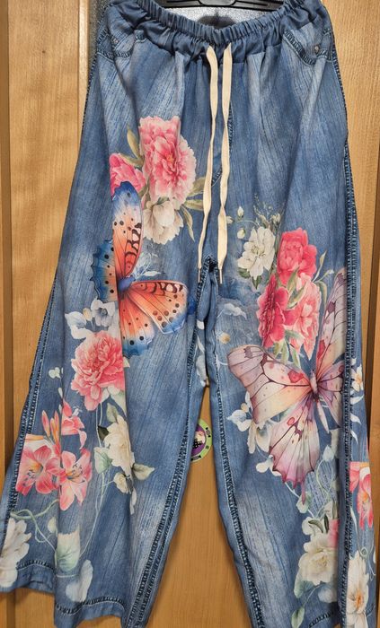 Pantaloni noi ,gen blug