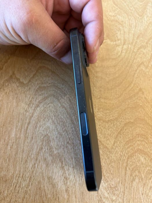 Iphone 16 pro продаю
