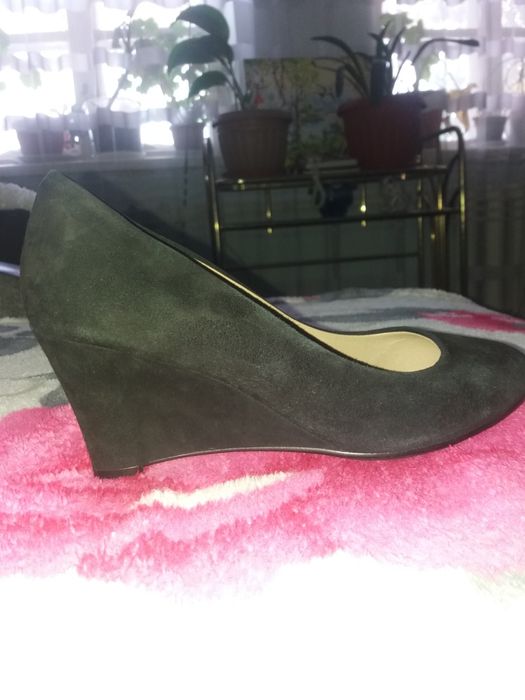 Продам туфли  черного