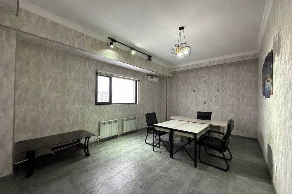 Продается офис в Бизнес центре.