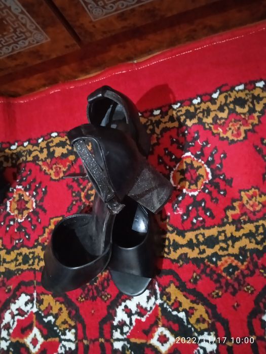 Туфли каблок размер 40 лакирование 1 рет киилген шловка  размер 40