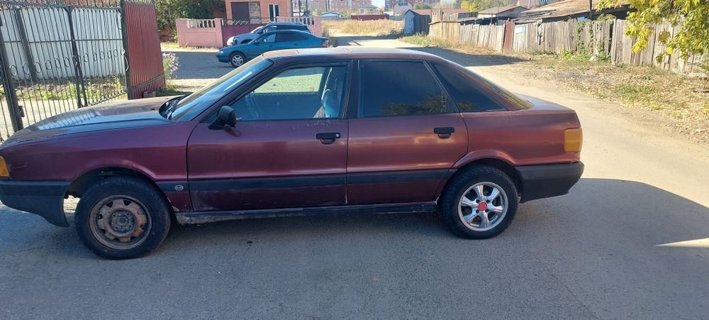 Продам машину Ауди 80 б3