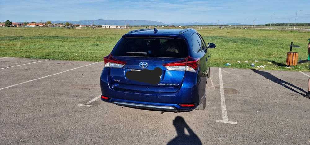 Vând Toyota Auris 1.8 Hibrid