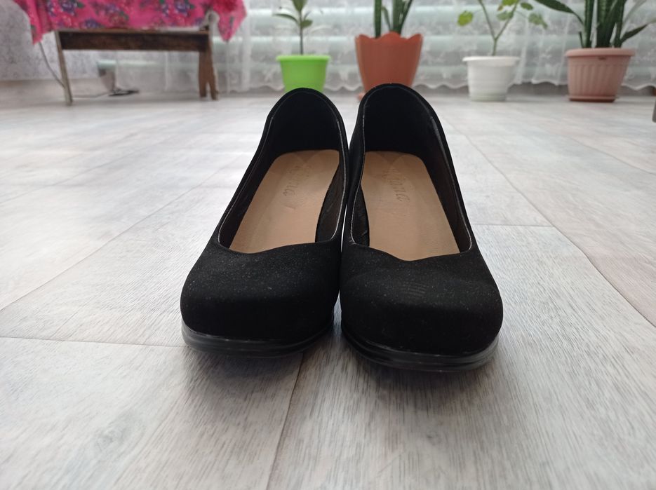 Продам  Недорого туфли