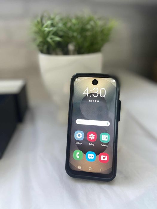 Мини Android смартфон - пълен достъп до приложения,интернет и камера