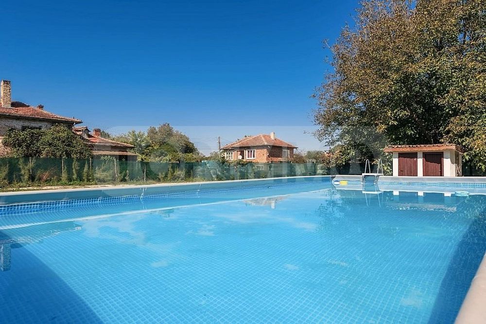 Продава се Къща в с. Пчелник, Област Варна - 185 кв.м за 1400 €/кв.м - Снимка #1