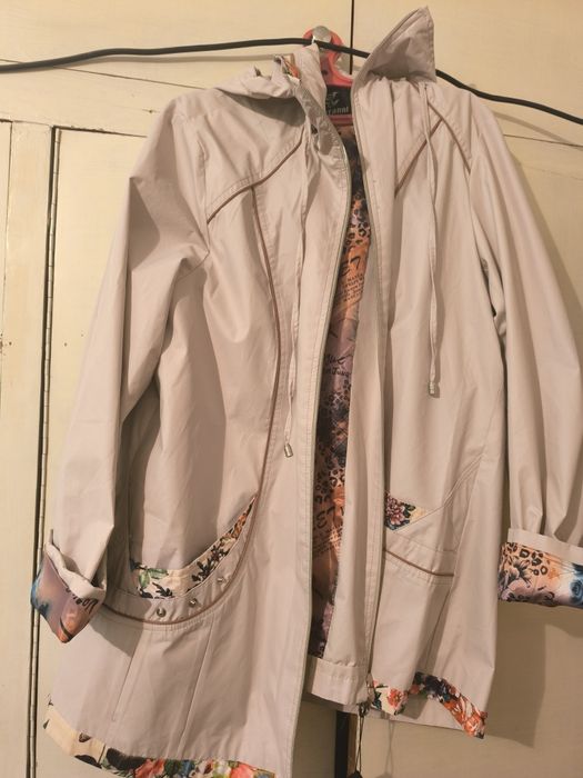 Куртка ветровка.