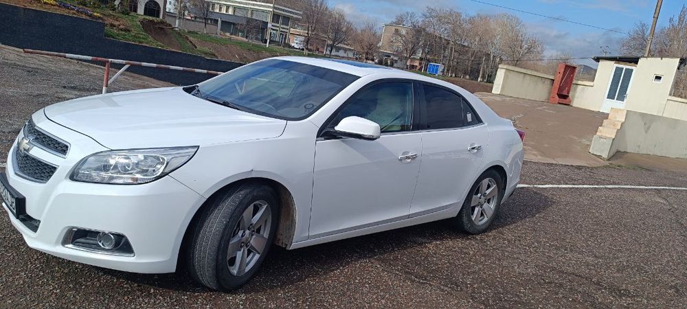 Shevrole malibu 1 sotiladi yili 2013 mexanika