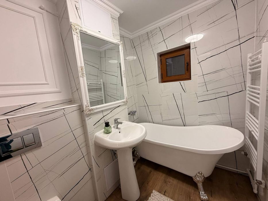 Apartament premium  54mp ,etaj 1 in zona liceului Pedagogic