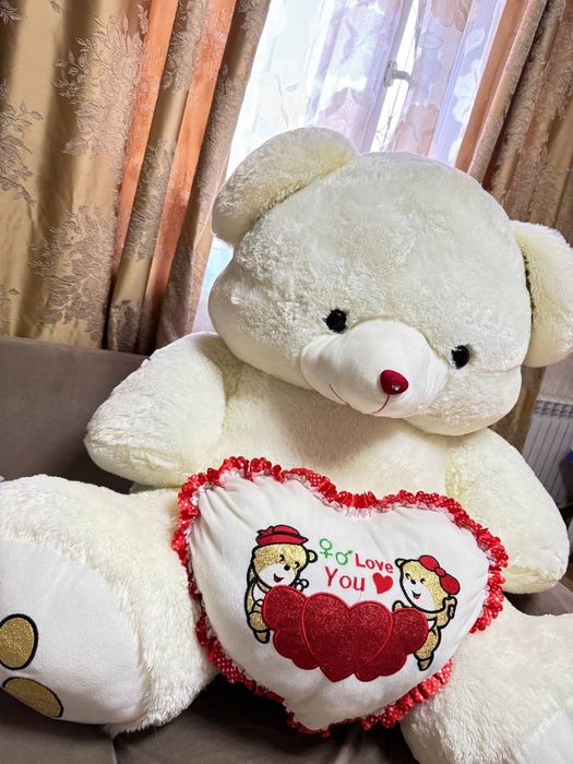 Продаётся мишка белый большой