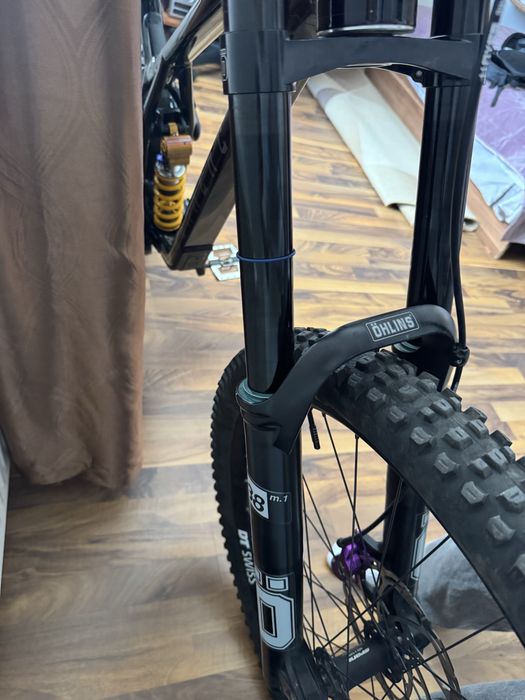 Furca Ohlins DH38 m.1 în stare excelena, doar defecte vizuale specifice sportului