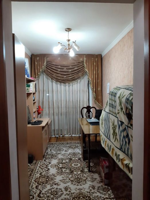 4-х комнатная квартира, 4 этаж, в Чирчике, 9 микрорайон