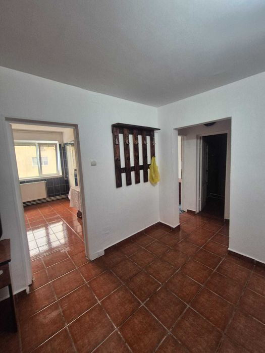 Apartament 60mp 2camere etaj 3/4 centrala proprie M. Bravu Teleajen