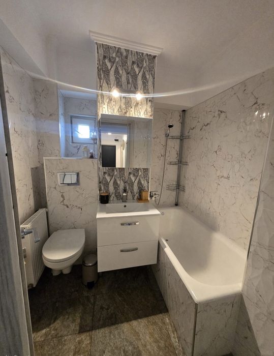 Apartament 2 camere decomandat – central, Mizil | Renovare completă | Mobilat și utilat