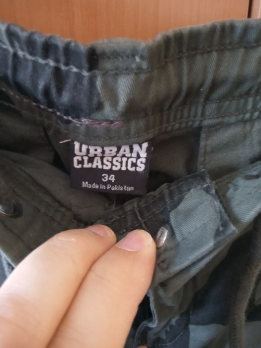 Pantaloni cargo Urban Classics mărimea 34,ghete piele Vans mărimea 46