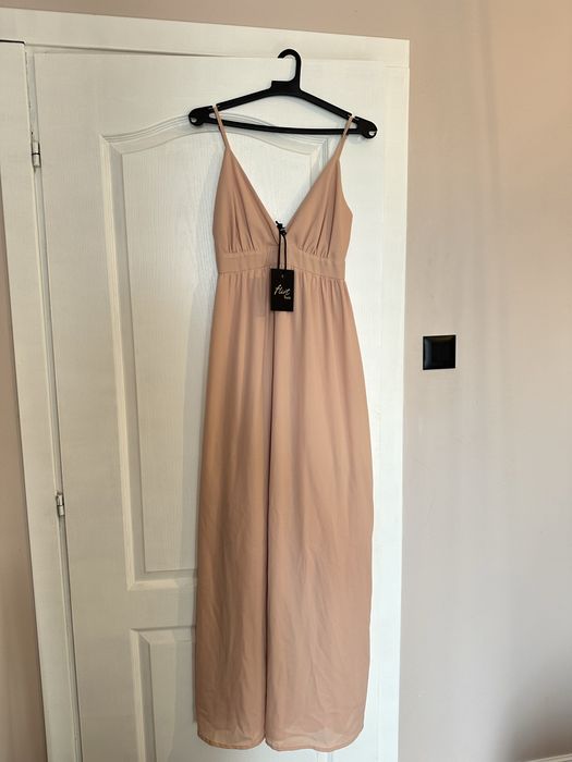 Елегантна розова рокля