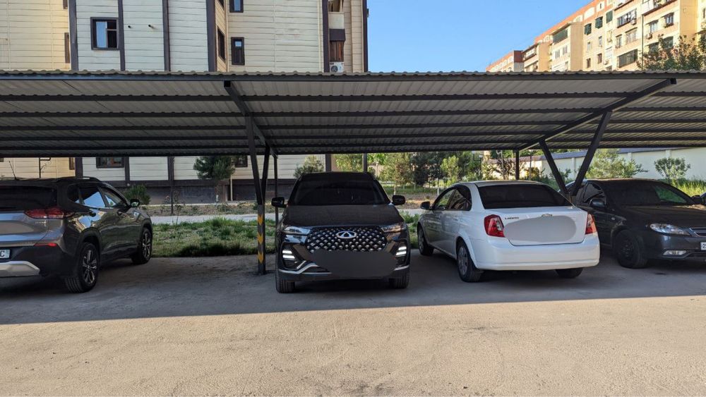 Uy sotiladi 2 xona 8 etaj 9 etajli dom 60 m2