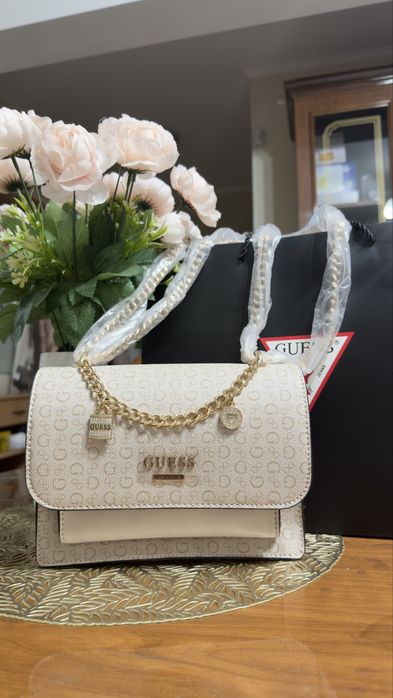 Оригинальные сумки Guess