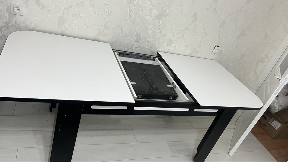 Стол виде бабочки