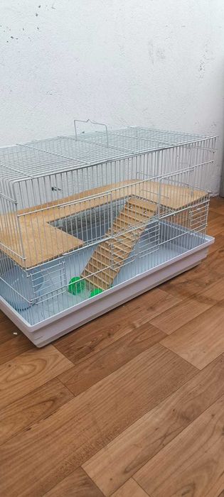 Продам клетку для