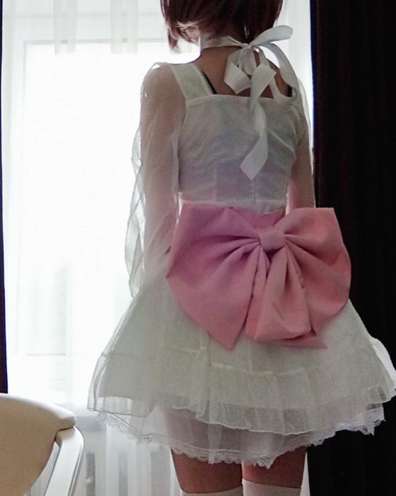 Продаётся платье с бантом