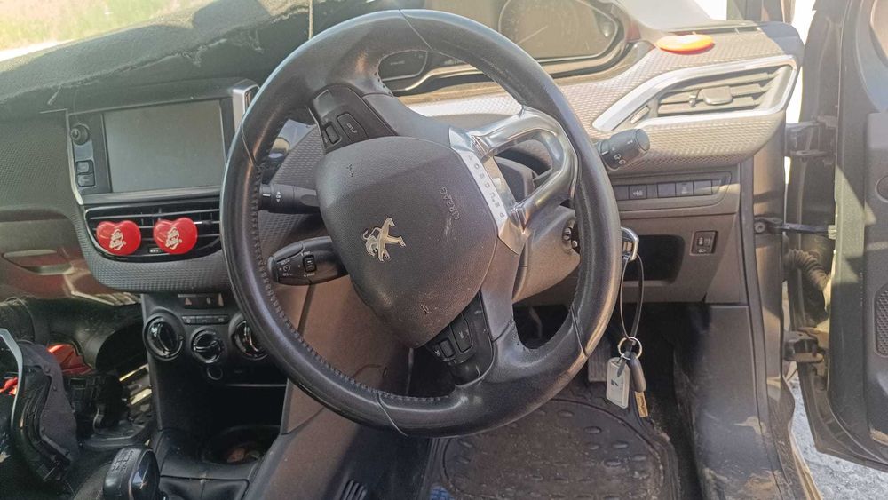 Dezmembrez Peugeot 208 1.6D 2015